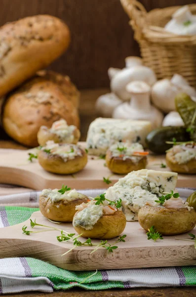 Mushrooms stuffed with cheese — Stock Photo, Image