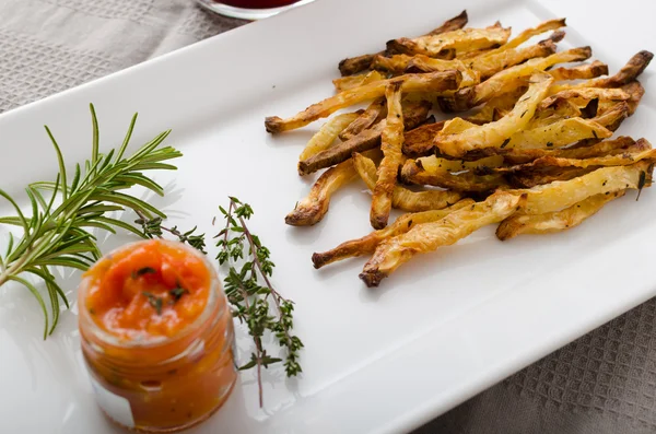 Friska grönsaker marker - pommes frites betor, selleri och morötter — Stockfoto