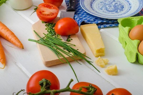 Vegetais de primavera, preparação — Fotografia de Stock