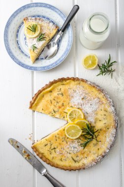 Rosemary ile limon ekşi