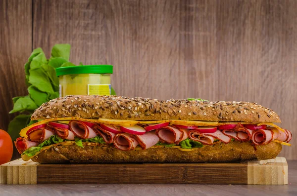 Wholemeal baguette with smoked rump — Stock Photo, Image