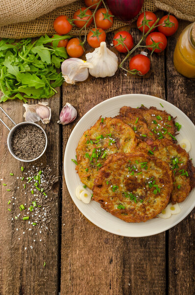 жареные картофельные блинчики
