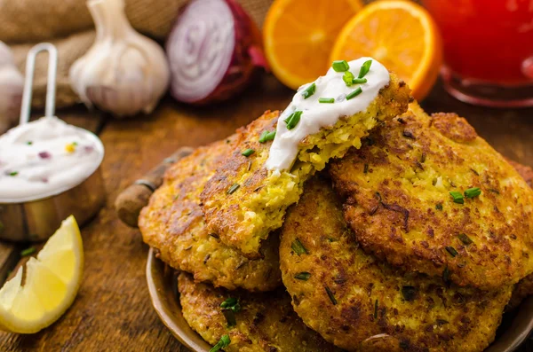 Blumenkohl-Curry-Pfannkuchen — Stockfoto