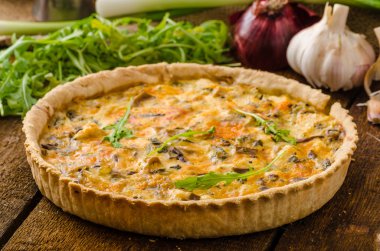 Peynir Quiche tavuk, roka ve mantar ile