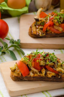 Temiz - vejetaryen tost sebzeli yemek