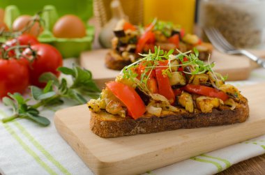 Temiz - vejetaryen tost sebzeli yemek