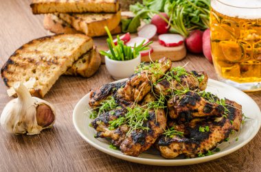 Izgara teriyaki tavuk kanadı