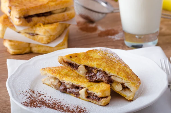 French toast ripieno di cioccolato e banana — Foto Stock