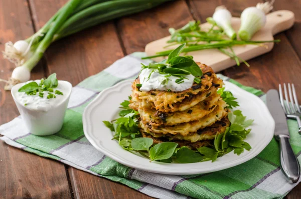 Hausgemachte Kartoffelpuffer — Stockfoto