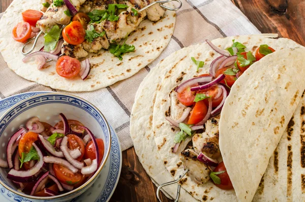 Kebab de peru com salsa salsa — Fotografia de Stock