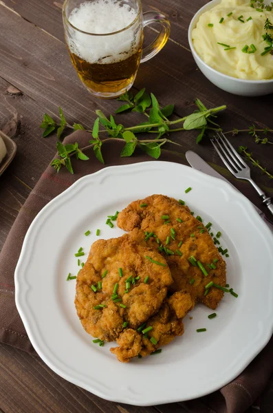 Schnitzel with herbs, — Stock Photo, Image