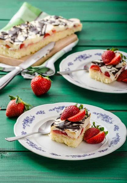 Mammas dessert med färska jordgubbar — Stockfoto