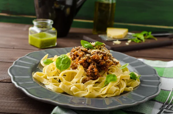 Fettuccine à la sauce bolognaise — Photo