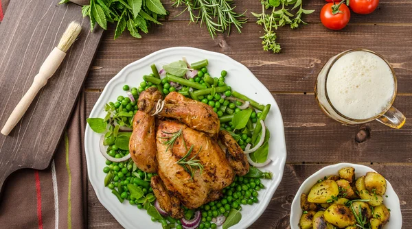 Pollo biológico a la parrilla — Foto de Stock