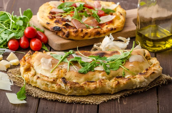Calzone pizza — Zdjęcie stockowe
