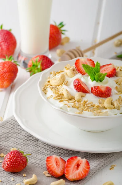 Domestic yogurt with strawberries — Stock Photo, Image