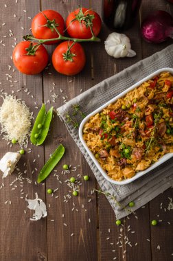 Cajun tavuk pilav ile
