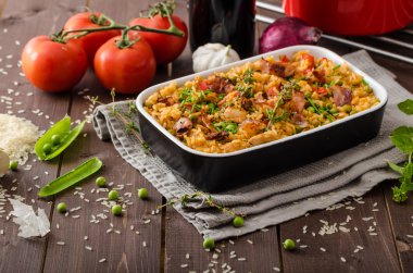 Cajun tavuk pilav ile