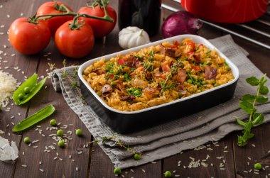 Cajun tavuk pilav ile