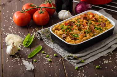 Cajun tavuk pilav ile