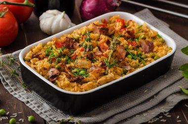 Cajun tavuk pilav ile