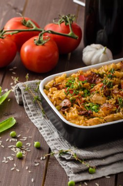 Cajun tavuk pilav ile