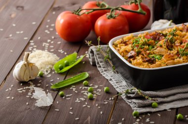 Cajun tavuk pilav ile