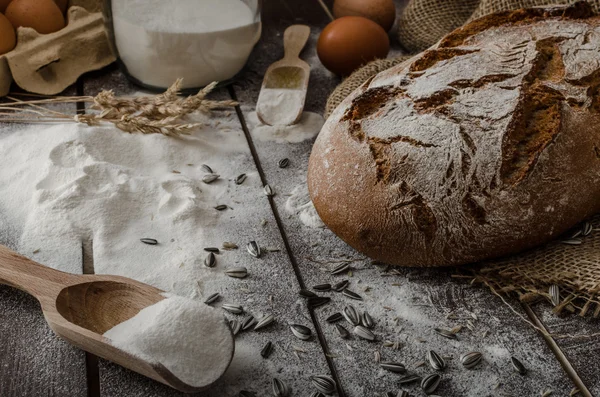 Rustika bröd vete-råg — Stockfoto