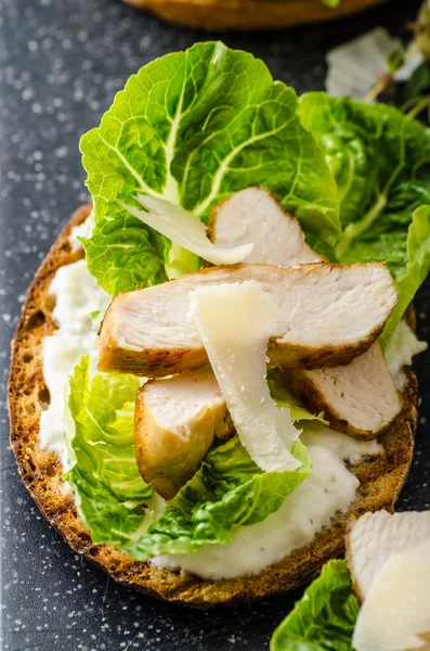 Ceasar salad on panini toast — Stock Photo, Image