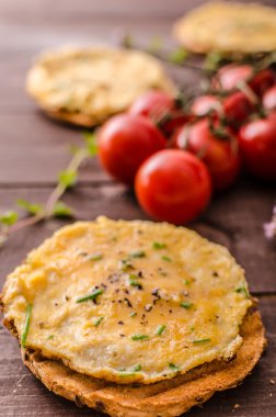 Mini omlet gevrek pasta