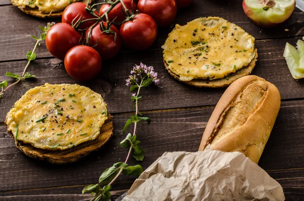 Mini omeletes massa crocante — Fotografia de Stock
