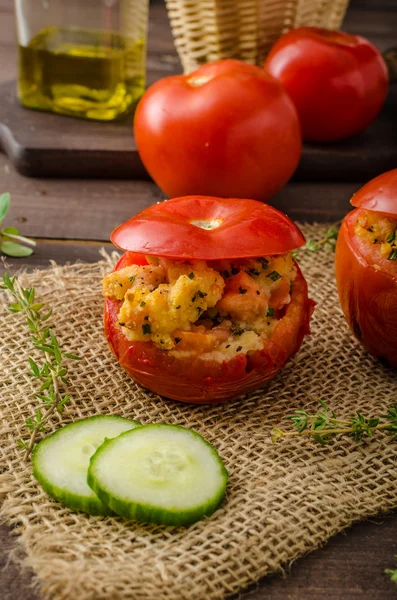 Grilled tomatoes stuffed — Stock Photo, Image