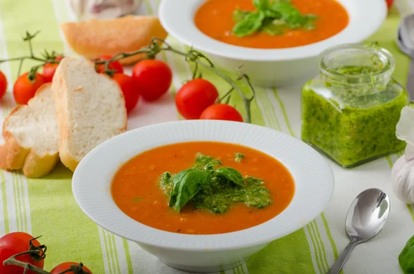 Tomatensuppe mit Gremolata — Stockfoto