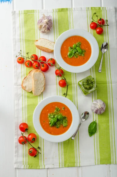 Gremolata ile domates çorbası — Stok fotoğraf