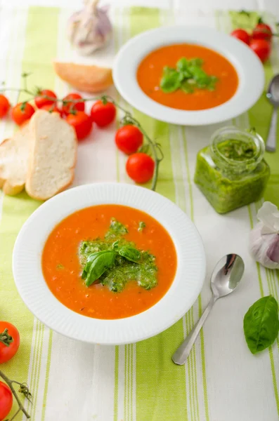 Minestra di pomodoro con gremolata — Foto Stock