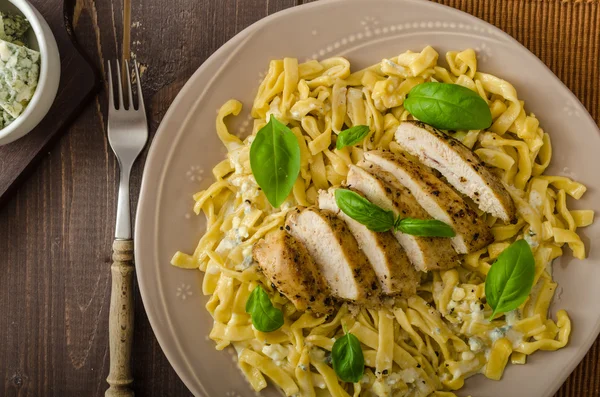 Pasta with cheese and chicken — Stock Photo, Image