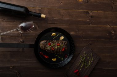 Otlar ve biber, ürün fotoğraf ile sığır eti biftek