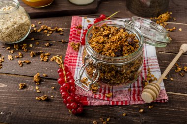 Yerli granola, temiz yemek