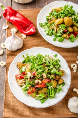 Yaz patates salatası