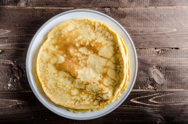 Reçel ve yaban mersini ile Pancakes