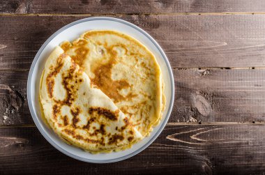 Reçel ve yaban mersini ile Pancakes