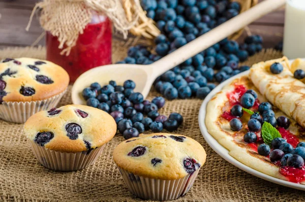 stock image Blueberry muffins and pancakes