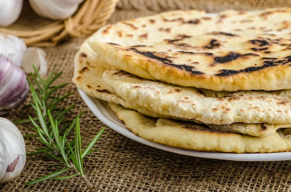 Naan pão indiano — Fotografia de Stock