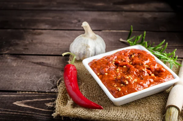 Salsa di pomodoro molto piccante per griglia — Foto Stock