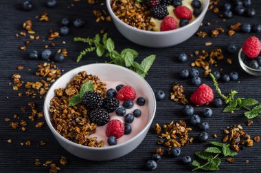 Çilek ile ev yapımı puding