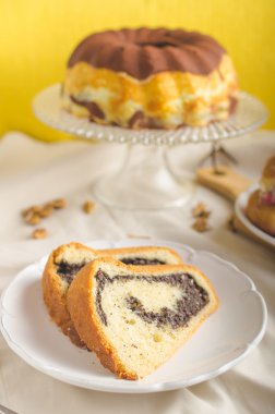 Haşhaş tohumu pasta ve doldurulmuş çörek