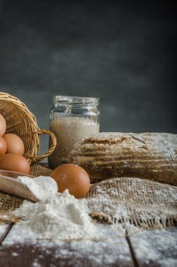 Evde pişmiş ekmek maya çavdar üzerinden