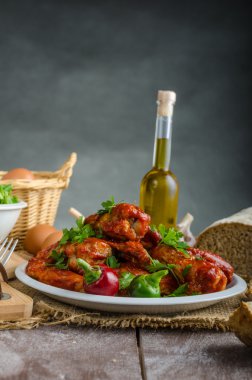 sıcak tavuk kanadı