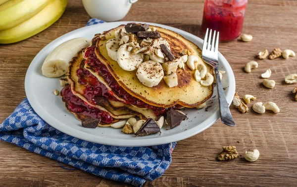 Frittelle fatte in casa con marmellata di ribes — Foto Stock