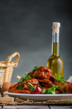 sıcak tavuk kanadı